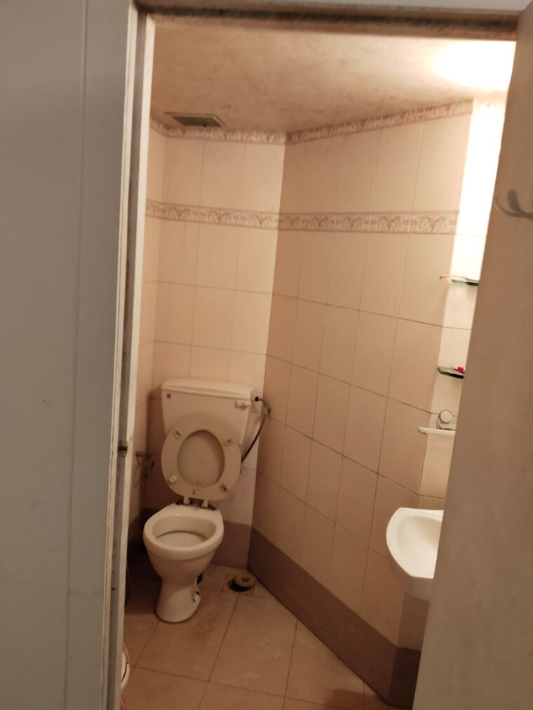 Bathroom, colaba 2 Bedroom 760 Sq.Ft. Apartment In Colaba Mumbai 9584049