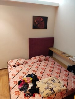 2 BHK + Extra Room Apartment For Sale in Colaba 