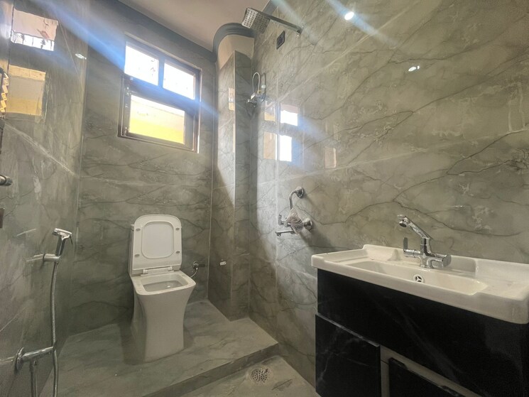 Bathroom, saket 1 Bedroom 508 Sq.Ft. Builder Floor In Saket Delhi 9584153