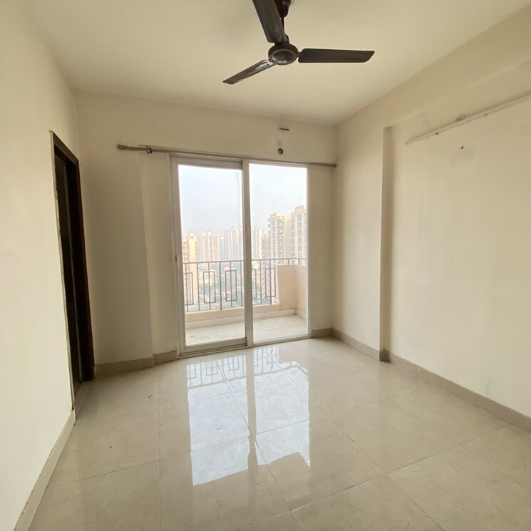 Room, signature-global-orchard-avenue 2 Bedroom 750 Sq.Ft. Apartment In Sector 93 Gurgaon 9584209