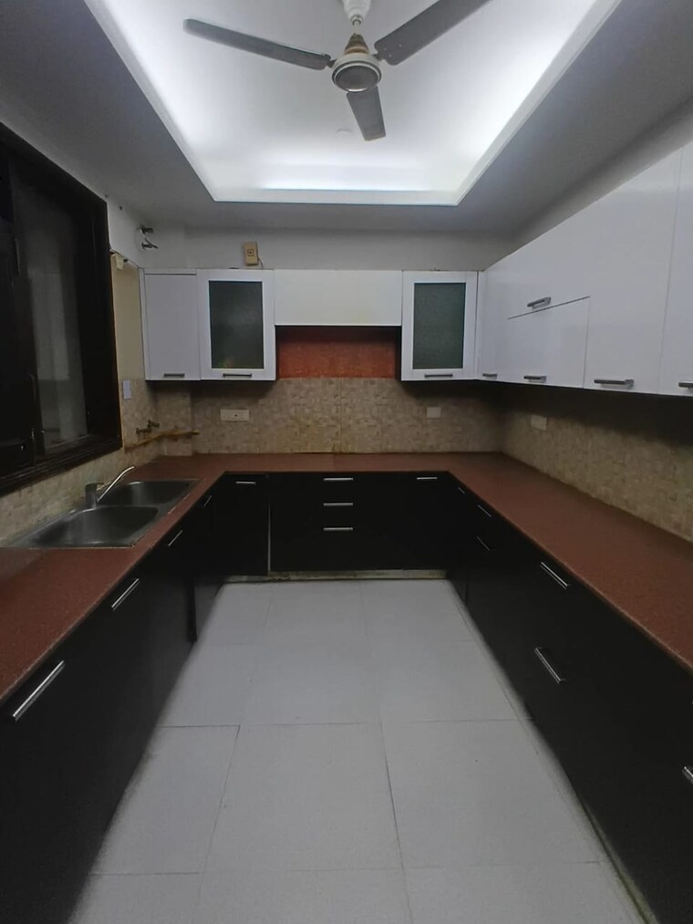 Kitchen, greater kailash i 4 Bedroom 300 Sq.Yd. Builder Floor In Greater Kailash I Delhi 9584317
