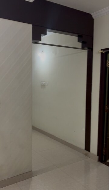 Room in 3 BHK Apartment at Patamatalanka – for Rent