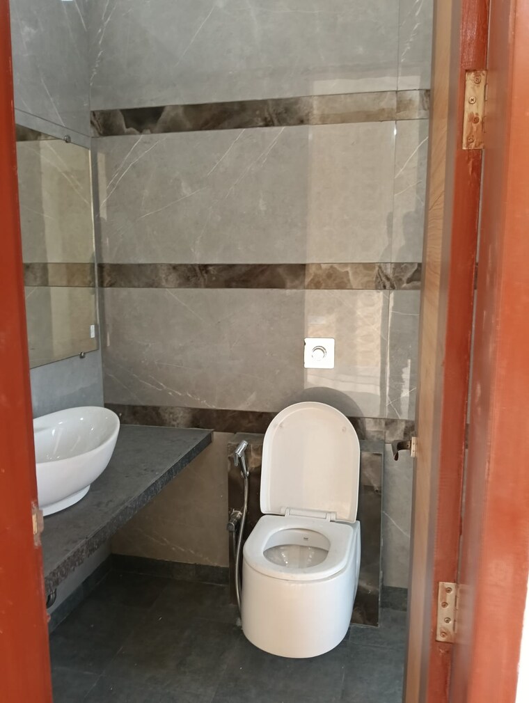 Bathroom, paradise-sai-world-empire 2 Bedroom 846 Sq.Ft. Apartment In Kharghar Navi Mumbai 9584313