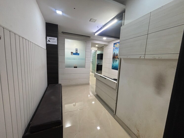 undefined, netaji subhash place Commercial Office Space 993 Sq.Ft. In Netaji Subhash Place Delhi 9584360