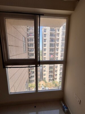 Room in 2 BHK Apartment at Signature Global Proxima, Sector 89 – for Rent