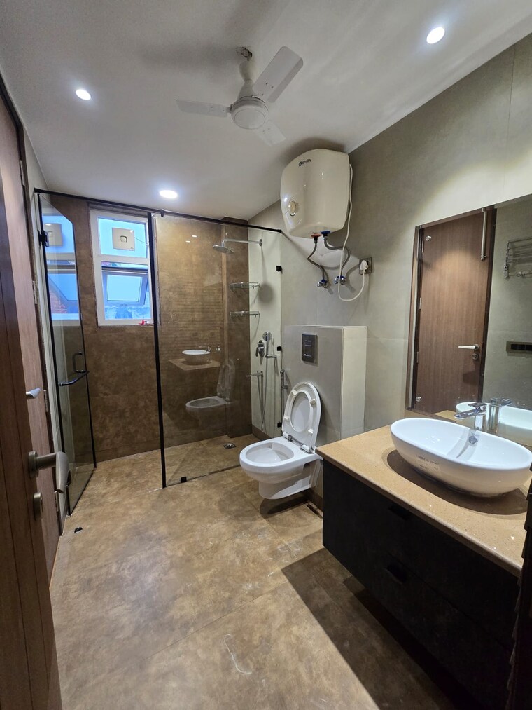 Bathroom, sushant lok i 4 Bedroom 2815 Sq.Ft. Builder Floor In Sushant Lok I Gurgaon 9584526