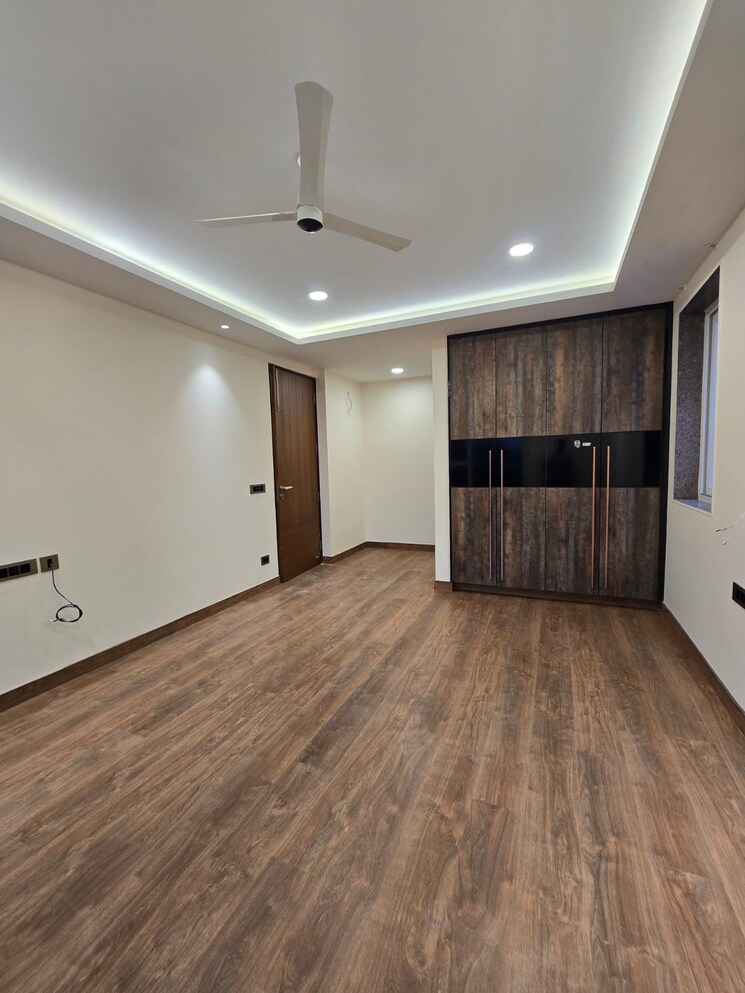 Room, sushant lok i 4 Bedroom 2815 Sq.Ft. Builder Floor In Sushant Lok I Gurgaon 9584344