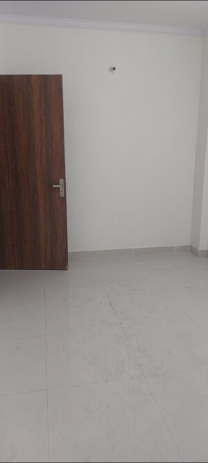 Room in 1 BHK Apartment at Aadharshila Apartment, Sarita Vihar – for Rent
