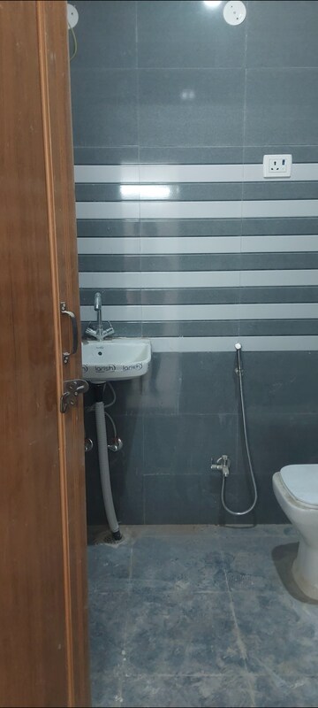 Furnished Amenities in 1 BHK Apartment at Aadharshila Apartment, Sarita Vihar – for Rent