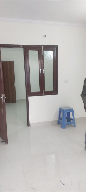 Room in 1 BHK Apartment at Aadharshila Apartment, Sarita Vihar – for Rent