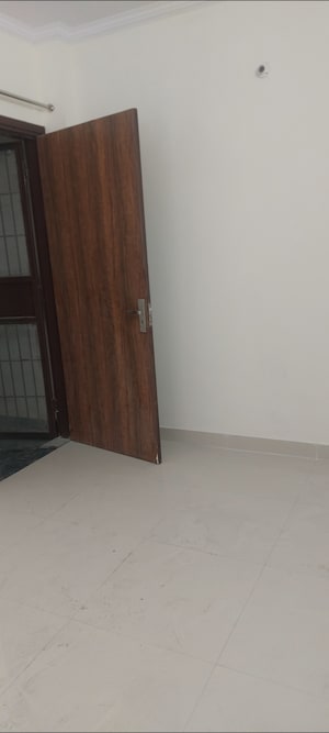 Room in 1 BHK Apartment at Aadharshila Apartment, Sarita Vihar – for Rent