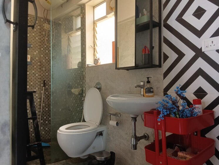 Bathroom, malad west 1 Bedroom 527 Sq.Ft. Apartment In Malad West Mumbai 9584835