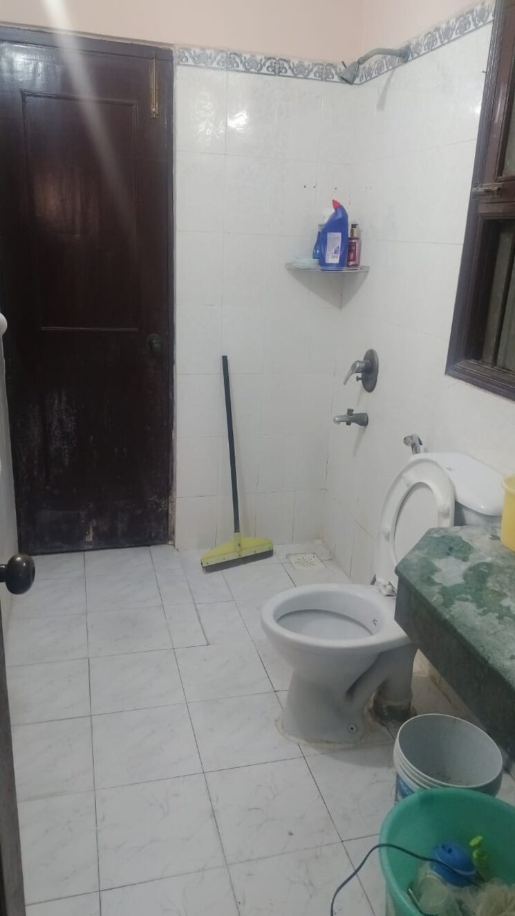 Bathroom, rwa-apartments-sector-41 3 Bedroom 180 Sq.Mt. Independent House In Sector 41 Noida 9584406