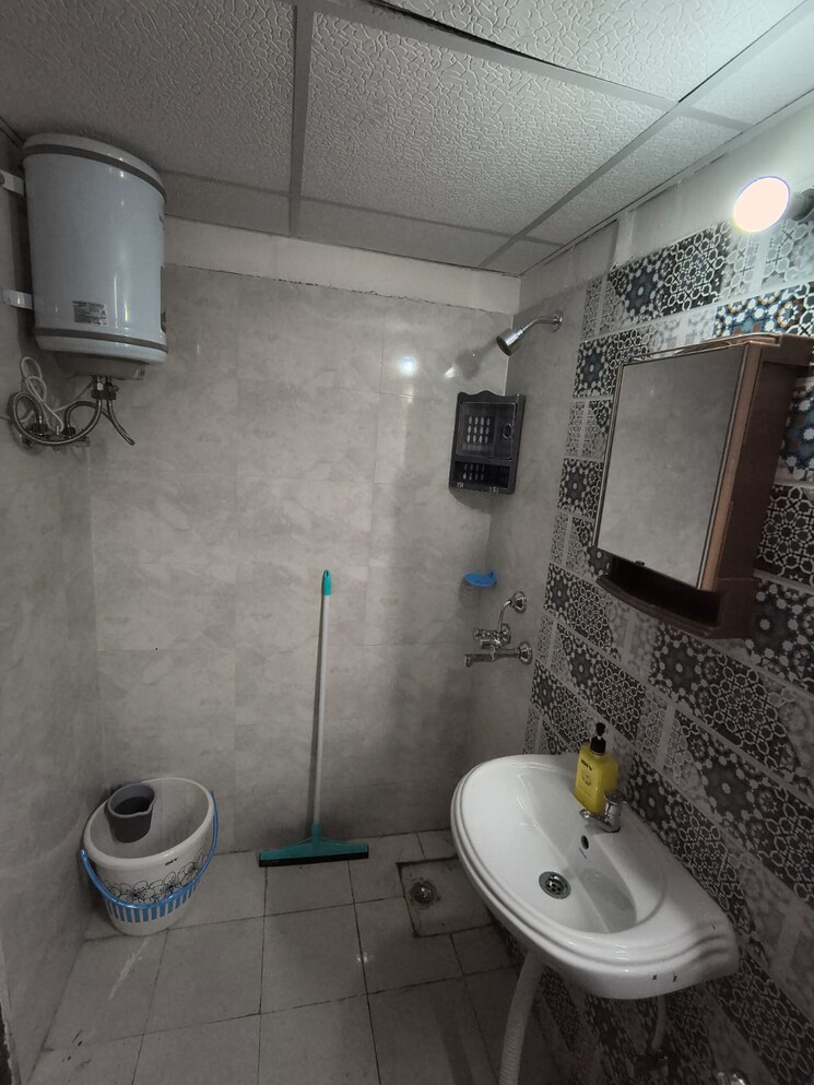 Bathroom, signature-global-proxima 2 Bedroom 674 Sq.Ft. Apartment In Sector 89 Gurgaon 9584431