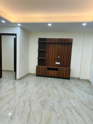 3 BHK Builder Floor For Rent in Sector 81