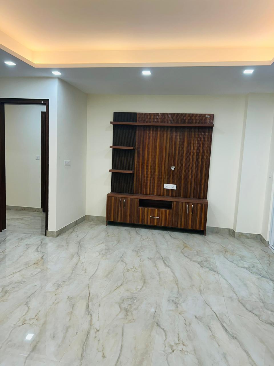 3 BHK Builder Floor For Rent in Sector 81
