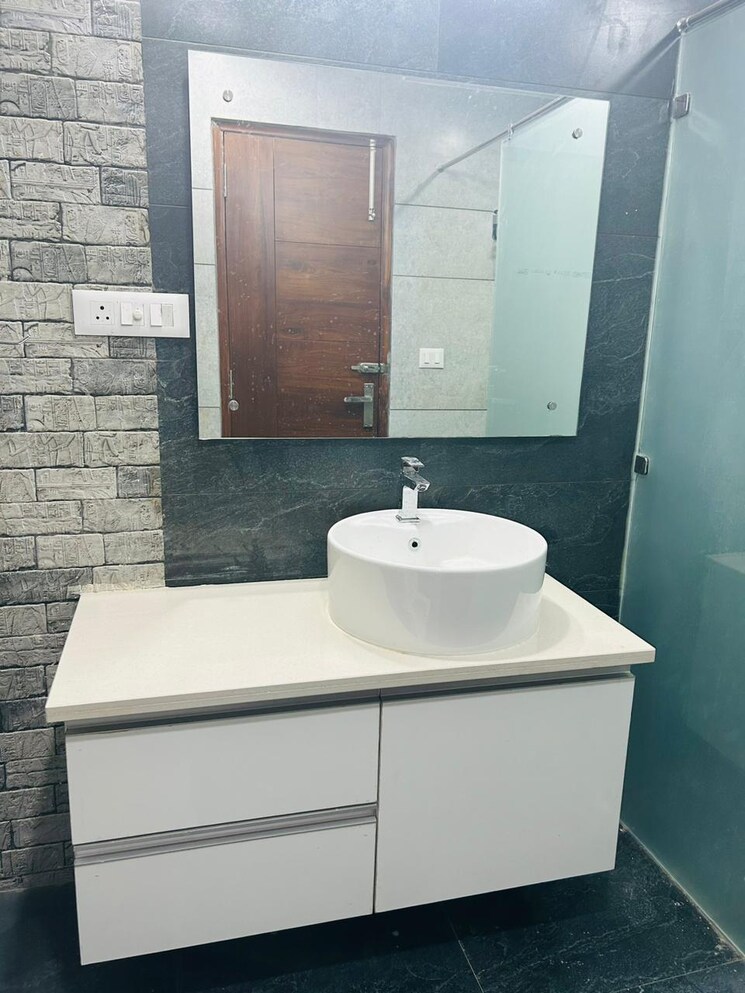 Bathroom, sector 81 3 Bedroom 269 Sq.Yd. Builder Floor In Sector 81 Faridabad 9584403