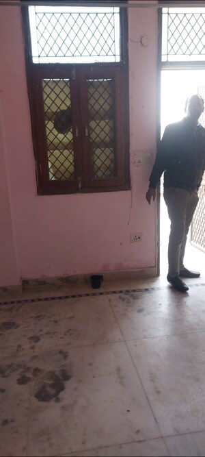 Room in 1 RK Apartment at Shanti Bhawan, Sarita Vihar – for Rent