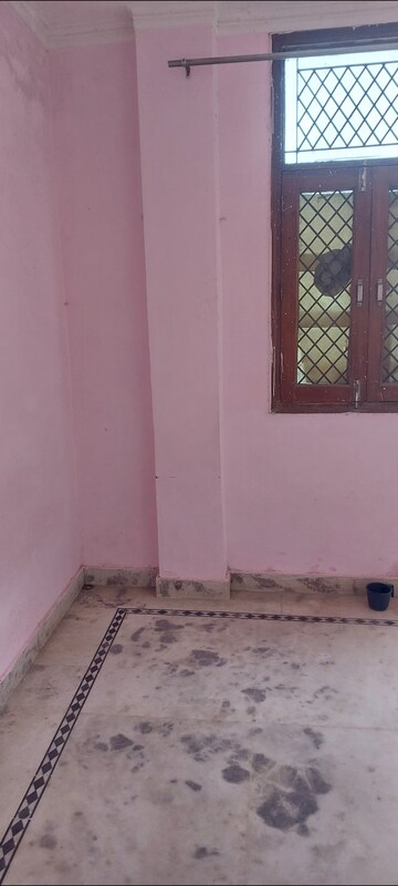 Room in 1 RK Apartment at Shanti Bhawan, Sarita Vihar – for Rent