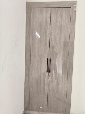 Building Lobby in 2 BHK Apartment at Eldeco Acclaim, Sohna Sector 2 – for Rent