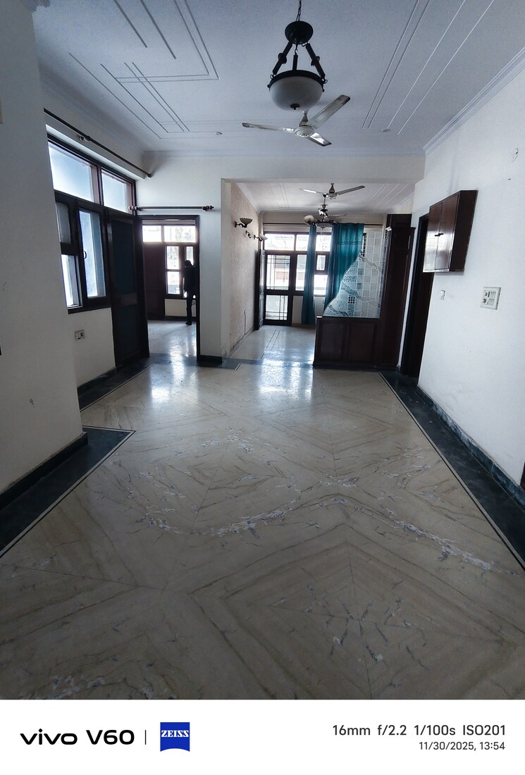 Room, mahagun-manor 3 Bedroom 1670 Sq.Ft. Apartment In Sector 50 Noida 9584477