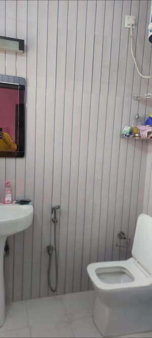 Bathroom in 1 BHK Apartment at Sarita Vihar Pocket-C RWA, Sarita Vihar – for Rent