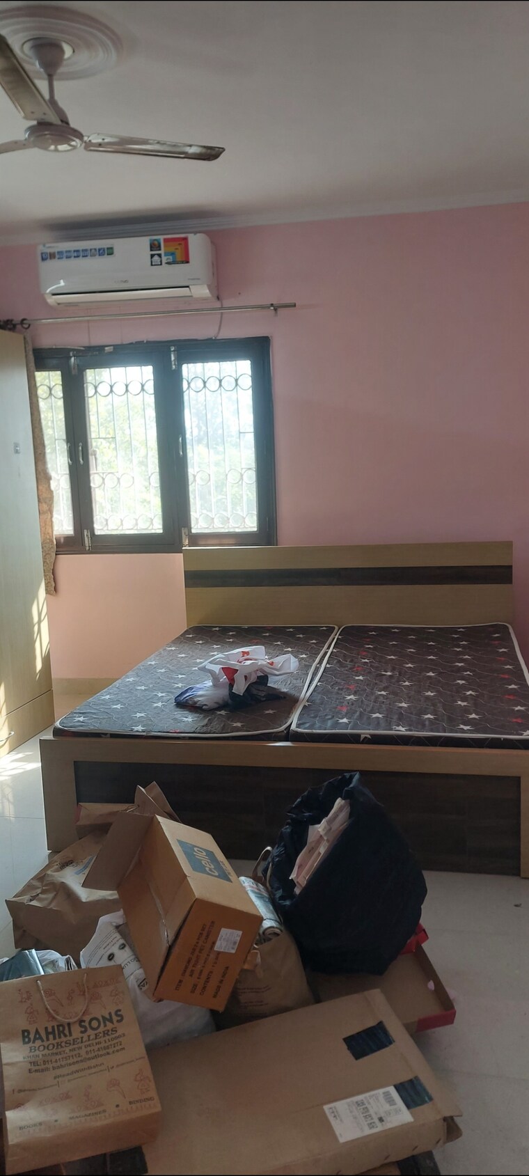 Bedroom, sarita-vihar-pocket-c-rwa 1 Bedroom 450 Sq.Ft. Apartment In Sarita Vihar Delhi 9584520