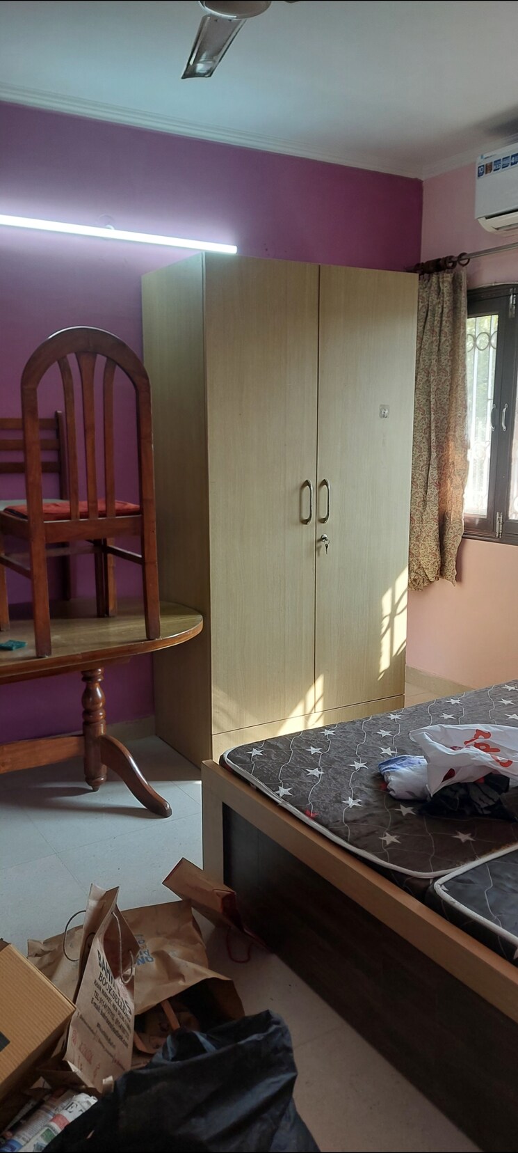 Bedroom, sarita-vihar-pocket-c-rwa 1 Bedroom 450 Sq.Ft. Apartment In Sarita Vihar Delhi 9584520