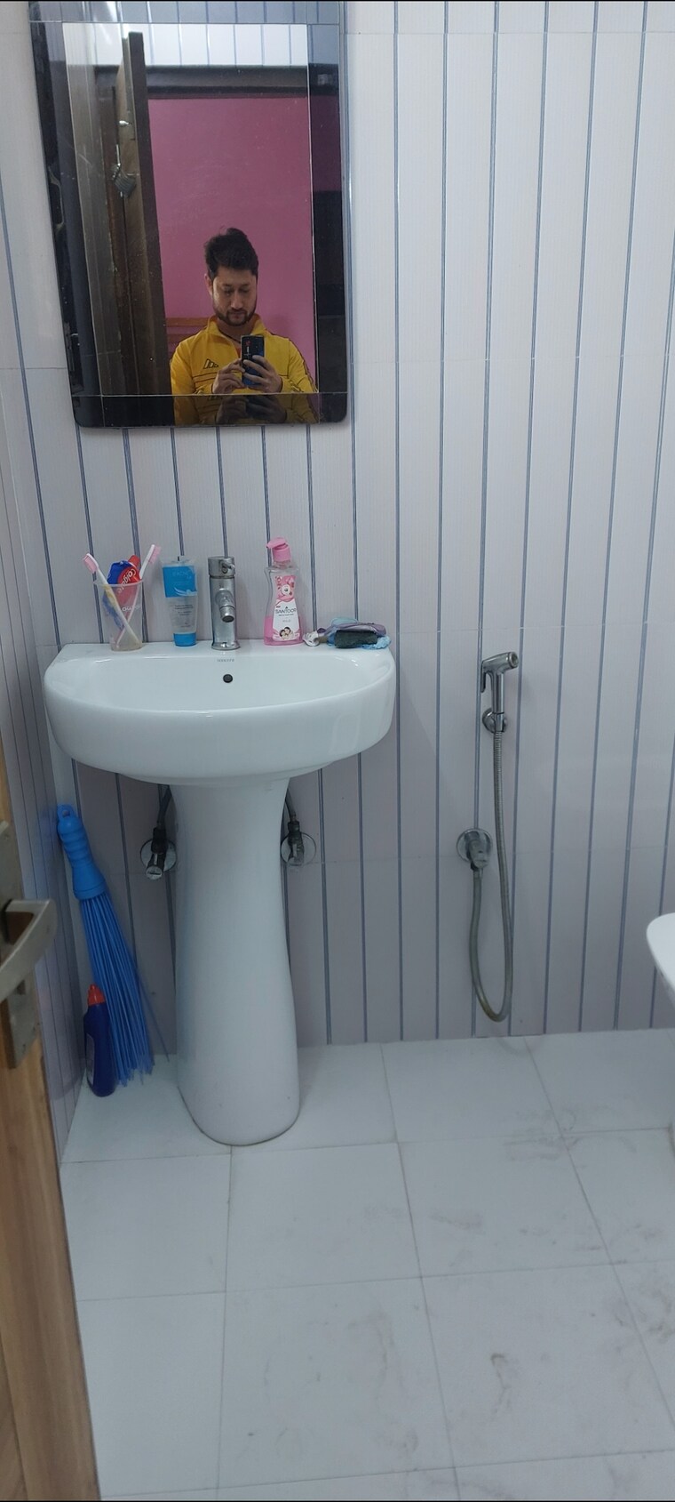 Bathroom, sarita-vihar-pocket-c-rwa 1 Bedroom 450 Sq.Ft. Apartment In Sarita Vihar Delhi 9584520