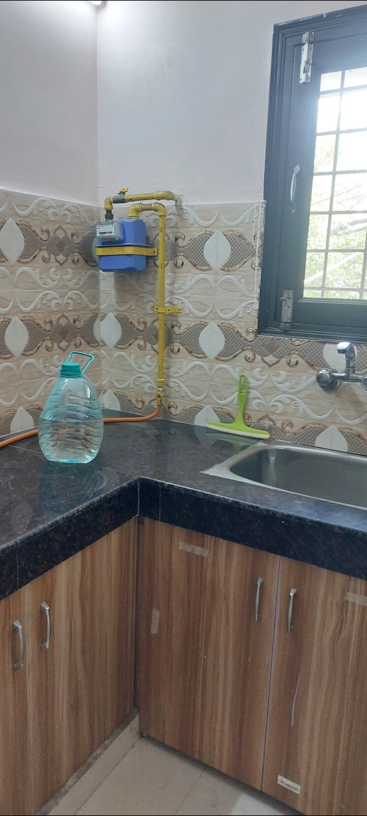 Kitchen, sarita-vihar-pocket-c-rwa 1 Bedroom 450 Sq.Ft. Apartment In Sarita Vihar Delhi 9584520