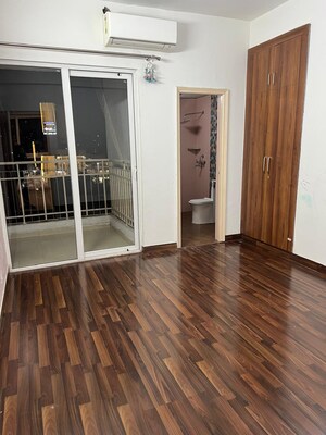 3.5 BHK Apartment For Rent in Unitech Uniworld Gardens, Sector 47