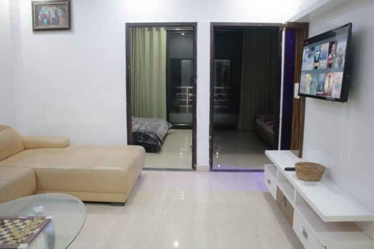 Living Room, green-wood-city 2 Bedroom 210 Sq.Ft. Builder Floor In Sector 45 Gurgaon 9584556