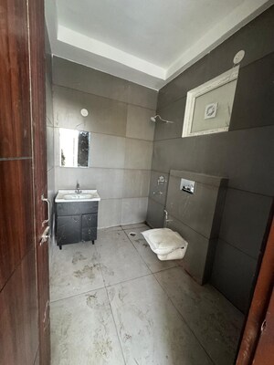 Attached Bathroom in 2 BHK Apartment at Sahastradhara Road – for Rent