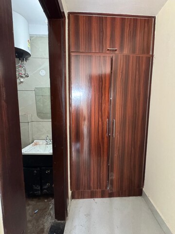 Furnished Amenities in 2 BHK Apartment at Sahastradhara Road – for Rent