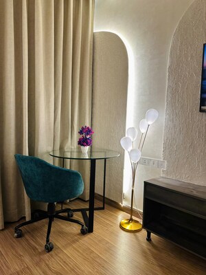 Bathroom in 3.5 BHK Apartment at Orchid Petals, Sector 49 – for Rent