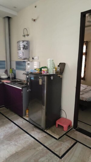 Kitchen in 3 BHK Builder Floor at DLF Building 10, Dlf Phase ii – for Rent