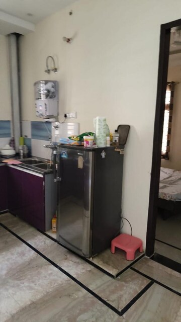 Kitchen in 3 BHK Builder Floor at DLF Building 10, Dlf Phase ii – for Rent