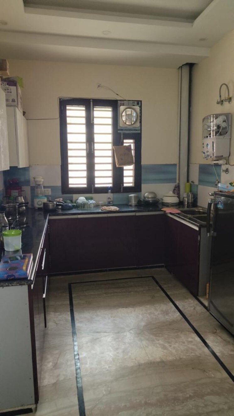 Kitchen, dlf-building-10 3 Bedroom 300 Sq.Ft. Builder Floor In Dlf Phase ii Gurgaon 9584605