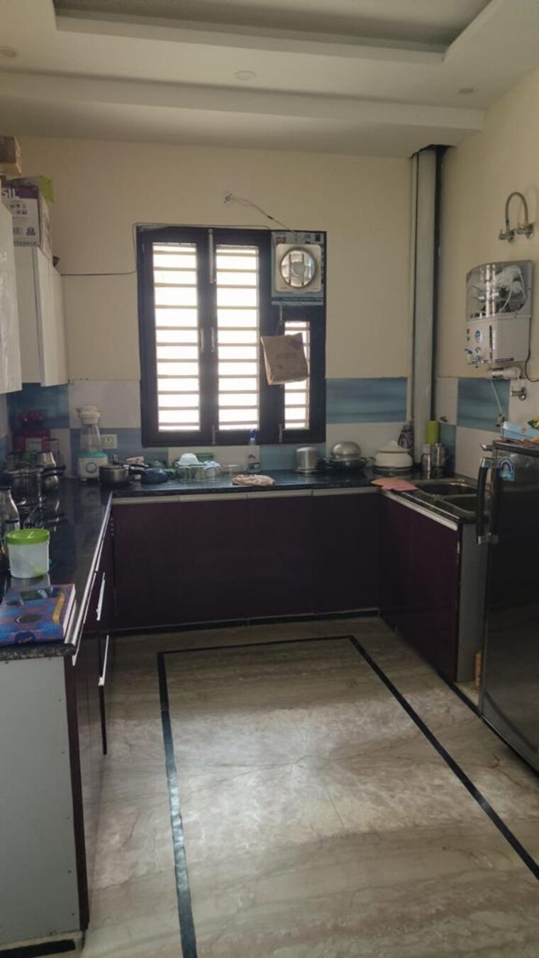 Kitchen, dlf-building-10 3 Bedroom 300 Sq.Ft. Builder Floor In Dlf Phase ii Gurgaon 9584605