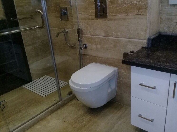 Bathroom, defence colony 4 Bedroom 4050 Sq.Ft. Builder Floor In Defence Colony Delhi 9584566