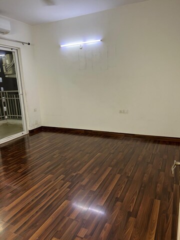 Room in 3 BHK Apartment at Emaar Palm Hills, Sector 77 – for Rent