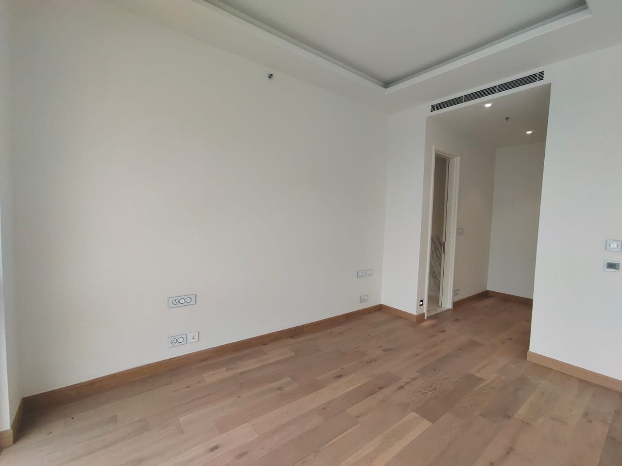 Studio  813 Sq.Ft. Apartment in Bhartiya City Leela Residences