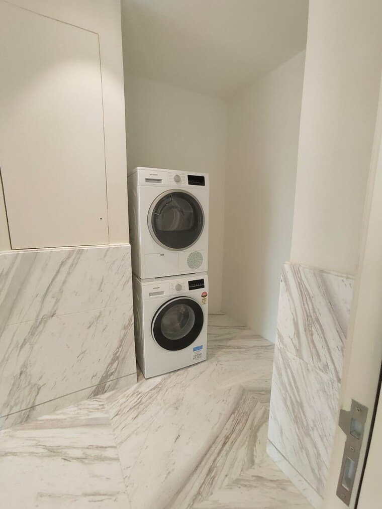 Bathroom, bhartiya-city-leela-residences Studio 813 Sq.Ft. Apartment In Thanisandra Main Road Bangalore 9584646