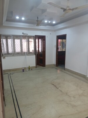 Room in 6 BHK Apartment at Fort Residency, Behala – for Sale