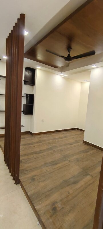 Room in 1.5 BHK Builder Floor at Novus Tower, Sector 18 – for Rent
