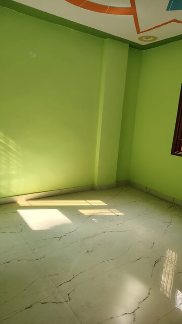 Room in 2 BHK Builder Floor at Dwarka Mor – for Rent