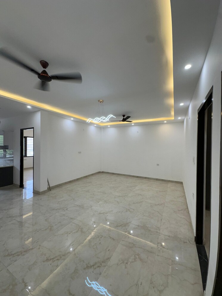 Room, avantika colony 3 Bedroom 240 Sq.Yd. Builder Floor In Avantika Colony Ghaziabad 9584744