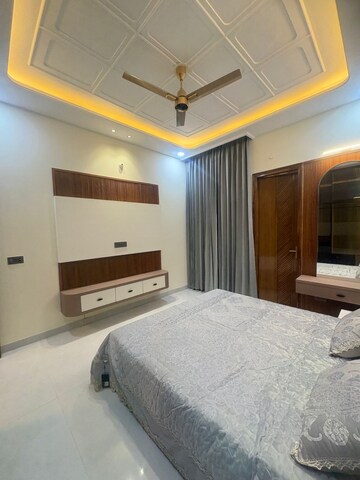  Pg For Rent in Vip Road