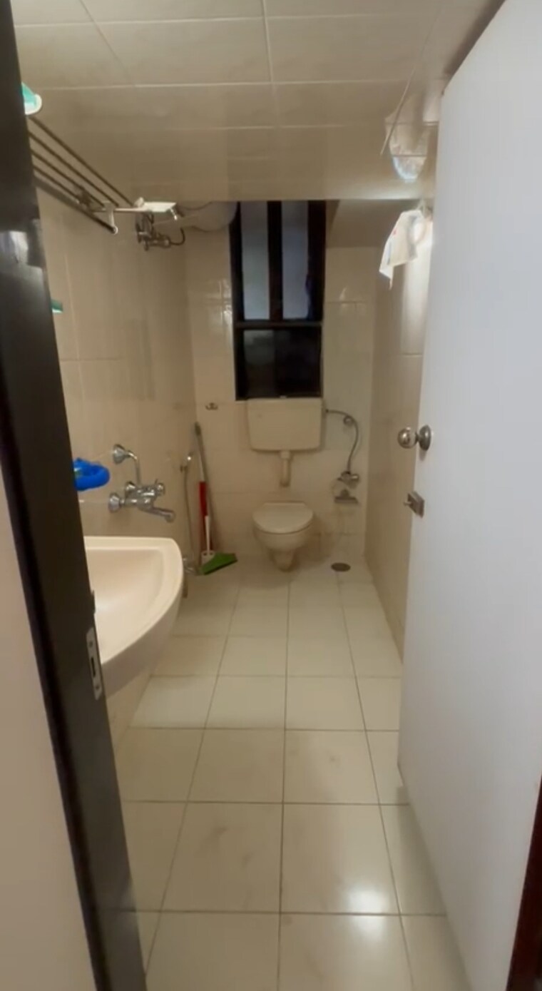 Bathroom, ashirwad-chs-dadar-east 2 Bedroom 800 Sq.Ft. Apartment In Dadar East Mumbai 9584784