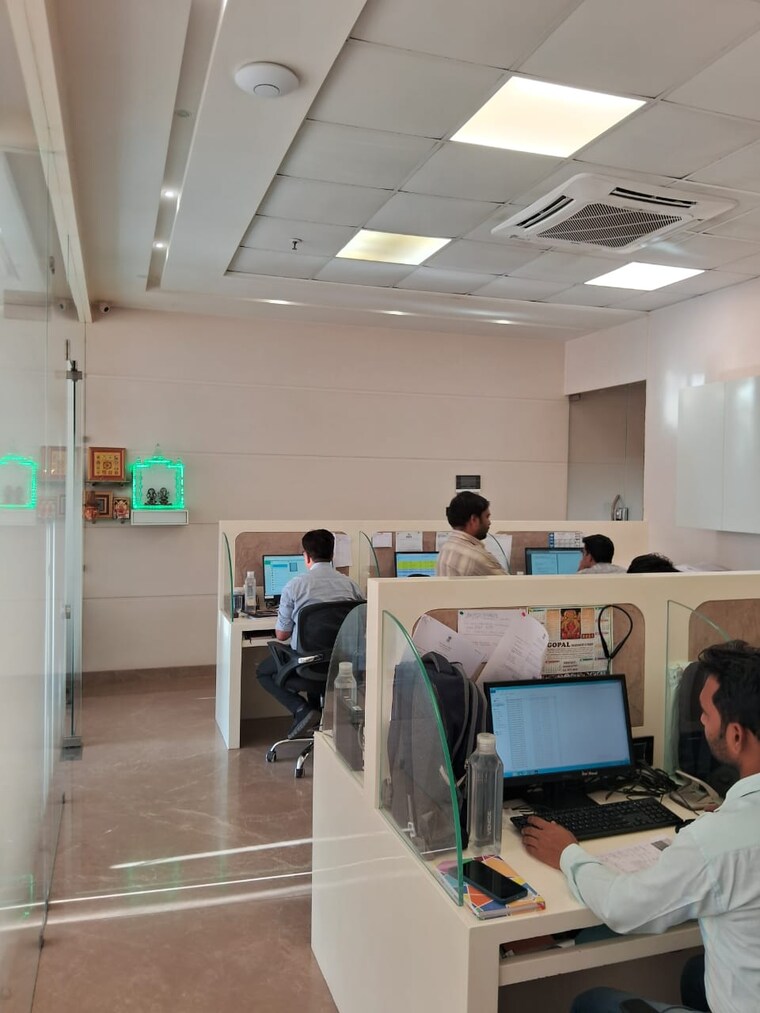 Team Area, remi-commercio Commercial Office Space 840 Sq.Ft. In Andheri West Mumbai 9584803